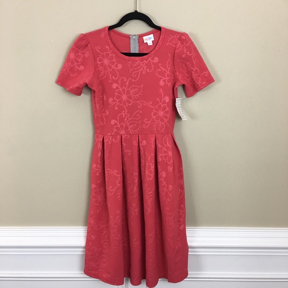 LuLaRoe Dresses & Skirts - LuLaRoe Amelia Dress with Pockets Size S NWT